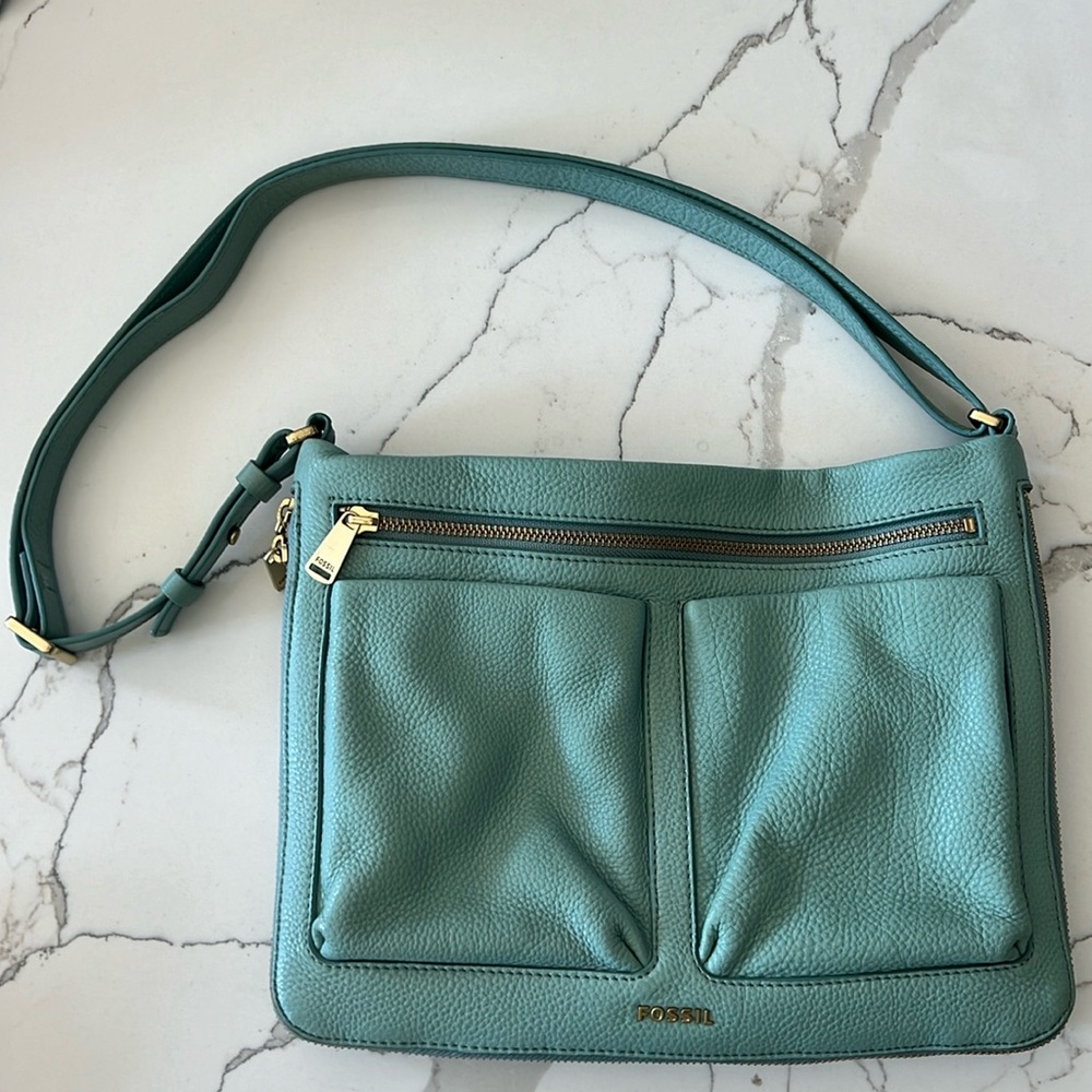 COPY - FOSSIL
Piper Leather Crossbody